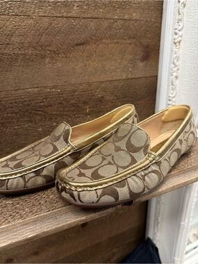 Coach “Summer” Signature Jacquard Loafers Gold Trim Size 8M